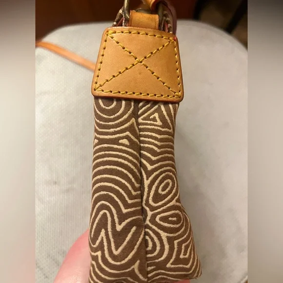 Dooney and Bourke Small Brown Graffiti Crossbody Bag, Vintage - Picture 13 of 15